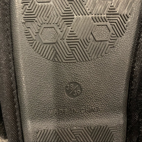 NWOT Black Open Toe Slippers 38/39 - Picture 3 of 3